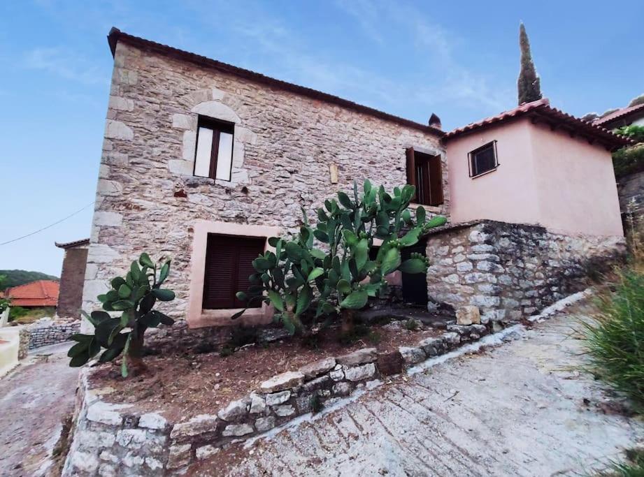 Panorea'S Stone House Sidirokastro (Trifylia) Exterior foto
